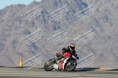 media/Dec-01-2025-Moto Forza (Mon) [[2daa91e15f]]/1-Advanced Group/Session 4 Turn 9/